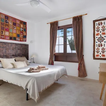 شقة Puerto Chico 3 *