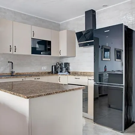 Daire Puerto Chico 3 *