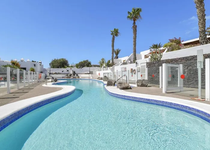 Apartment Puerto Chico 3 *